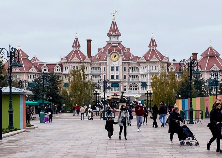 Planning a trip to Disneyland Paris: Guide and tips