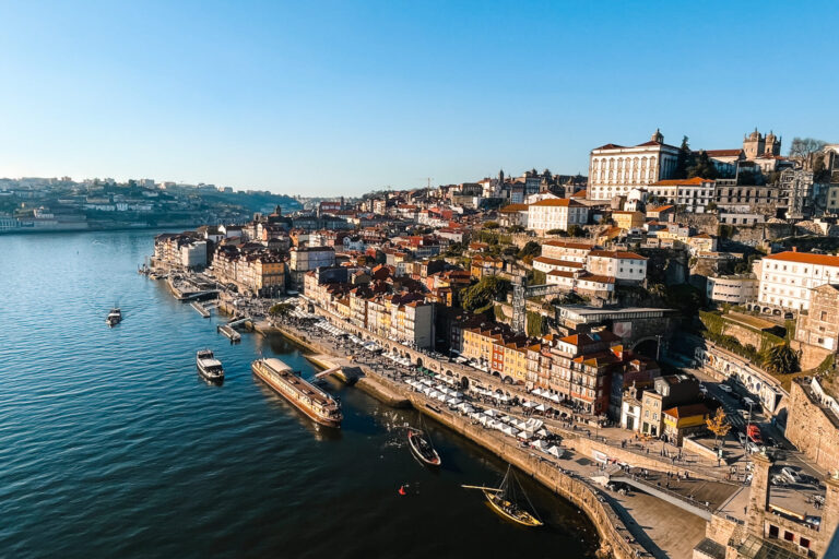 15 lugares imprescindibles que debes visitar en Oporto: Guía completa para explorar la ciudad