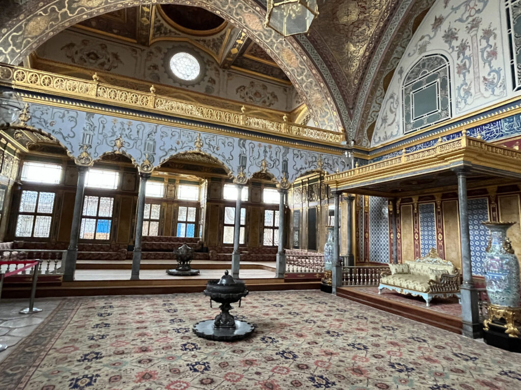 Sala del Palacio de Dolmanbahçe, imprescindibles de Estambul