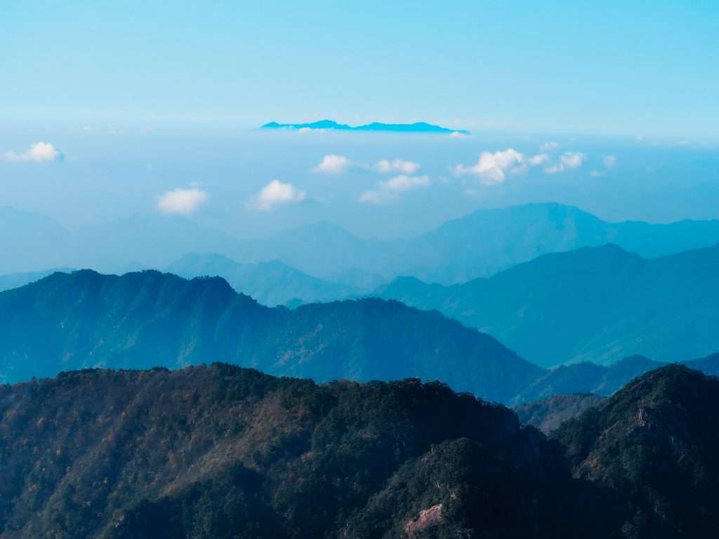 Mirador entre picos de la montaña Huangshan, 21 días en China