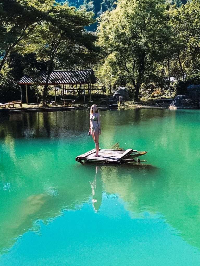 Blue Lagoon 4, 14 días en Laos