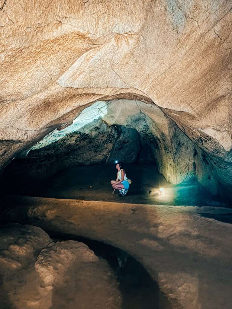 Loup Cave, 14 días en Laos