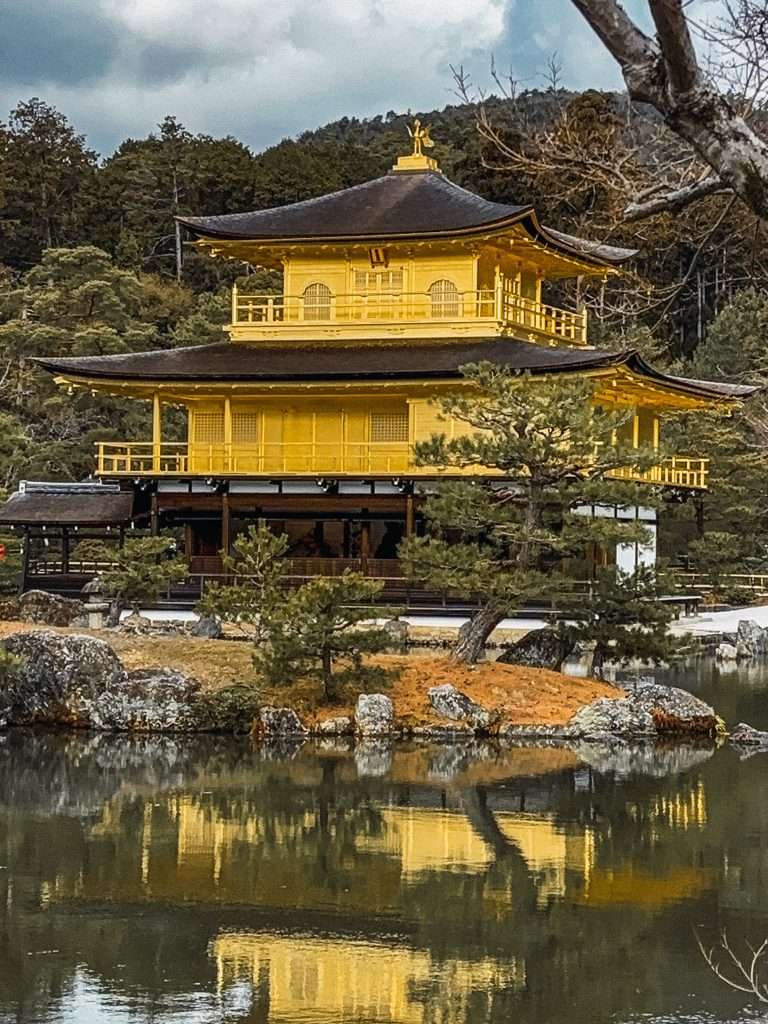 Templo Dorado, 19 días en Japón